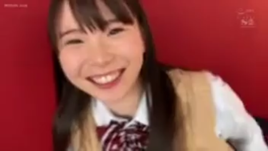 室内 · 俯身 · 脸部特写 · 微笑 · 对视 · JK制服 · 长发