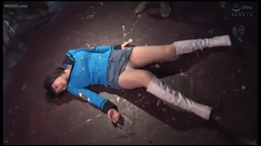 室内 · 全身 · 仰臥開脚 · 目を閉じて · 白色长靴 · 俯瞰撮影 · 昏迷