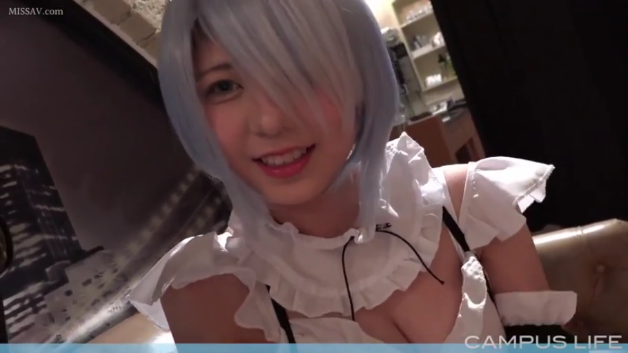 室内 · 坐姿 · 微笑 · 对视 · 女仆装 · 头部特写