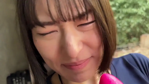 脸部特写 · 享受 · 便服 · 户外 · 按摩棒 · 背景虚化 · 含吮 · 正向