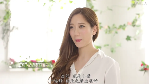 躯干 · 黑色丝袜 · 愉悦 · 床铺 · 床上 · 卧姿 · 模糊处理 · 接吻性行为