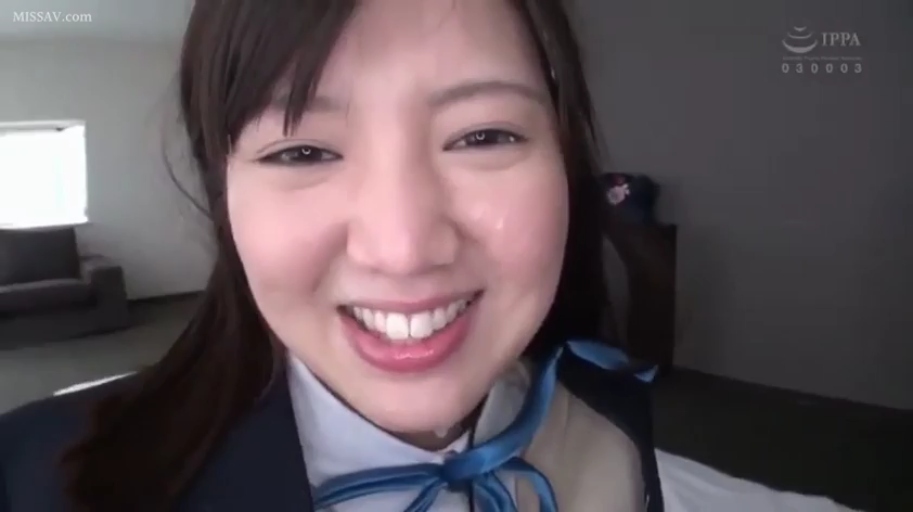 室内 · 脸部特写 · 制服 · 正对镜头