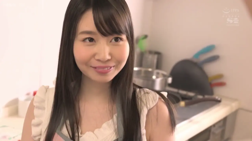 Stand · Smile · Kitchen · Stare · Apron · 半身像 · 厨具 · 人妻