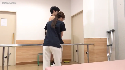 护士服 · 站立 · 全景 · 康复室