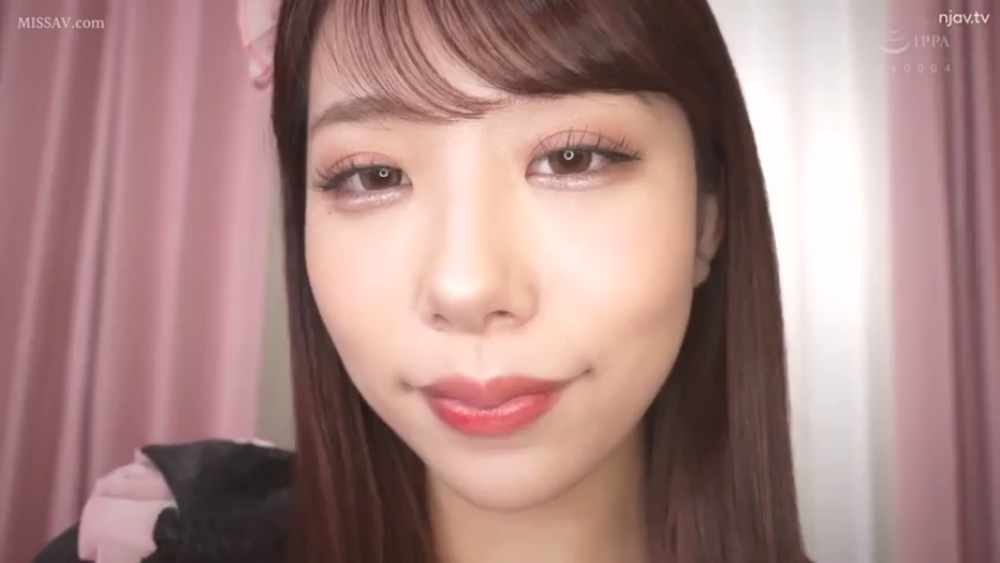 室内 · 脸部特写 · 微笑 · 注视 · 女仆装 · 正对镜头 · 精致妆容