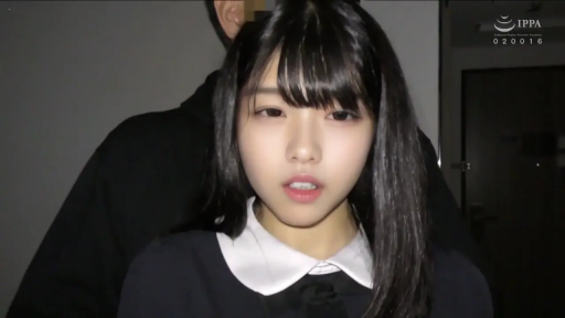 室内 · 制服 · 顔部のクローズアップ · 站立