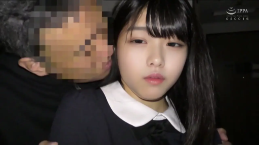 过道 · 校服 · 站立 · 面部特写 · 空洞 · 门 · 背后接近 · 男方打码