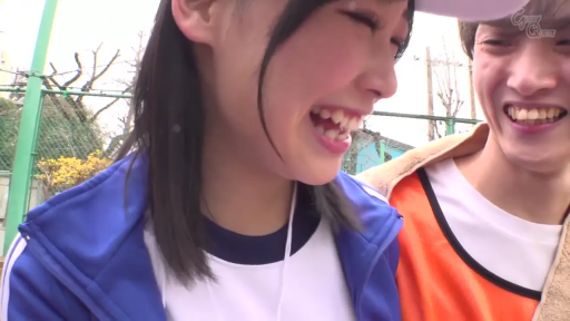 站立 · 面部特写 · 户外 · 运动服