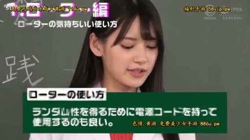 严肃 · 白大褂 · 教室 · 站姿 · 黑板 · 头部特写 · 教师 · 讲解