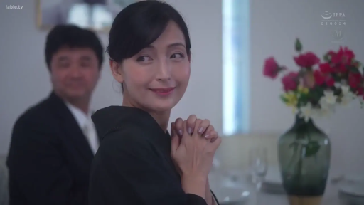 室内 · 回眸 · 和服 · 胸像