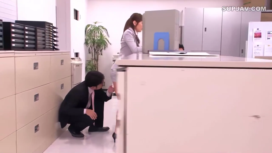 性交 · 全裸 · 全景 · 枕头 · 床上 · 欢愉 · 露毛 · 仰卧姿势