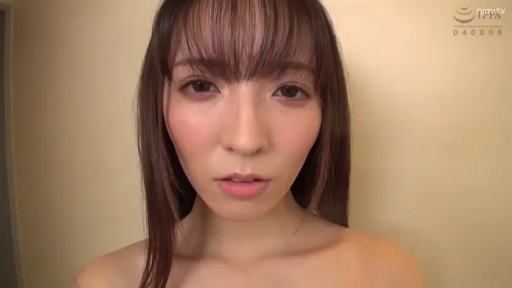 室內 · 臉部特寫 · 全裸 · 誘惑 · 长发 · 正面 · 凝视镜头