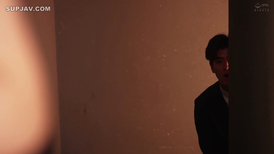 室内 · 脸部 · 西装