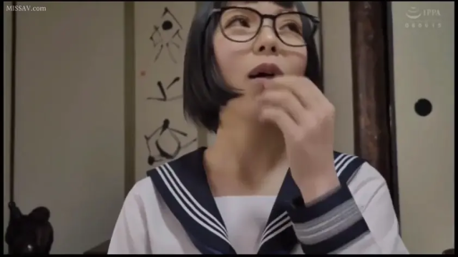 室内 · 全裸 · 口交 · 享受 · 面部特写 · 群交 · 跪立