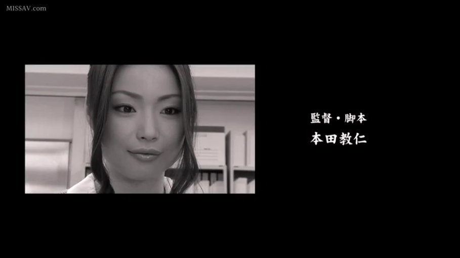 室内 · 背部 · 微笑 · 内衣 · 脱衣 · 二次元漫画 · 跪姿回眸