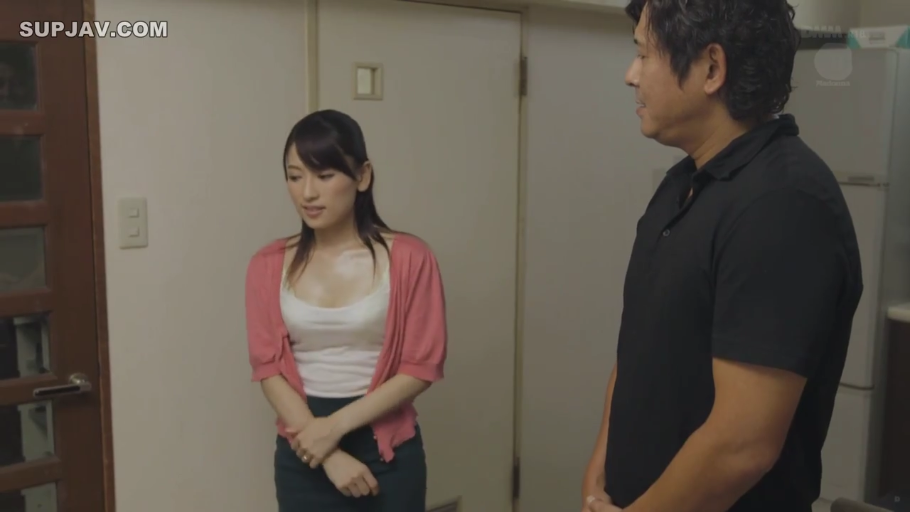 面部 · 全裸 · 仰卧 · 床上 · 多人 · 挑逗 · 咬手指 · 花环
