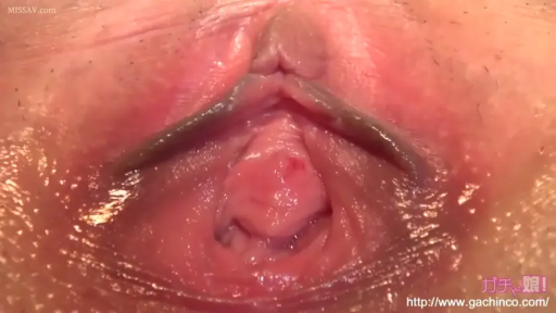 室内 · 全裸 · 展示 · 细节 · 阴部特写 · 张开