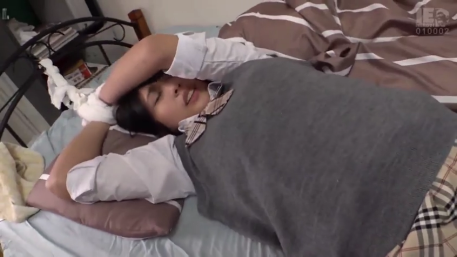 卧室 · 仰卧 · 制服 · 上半身 · 痛苦 · 受缚 · 学生装 · 绑带