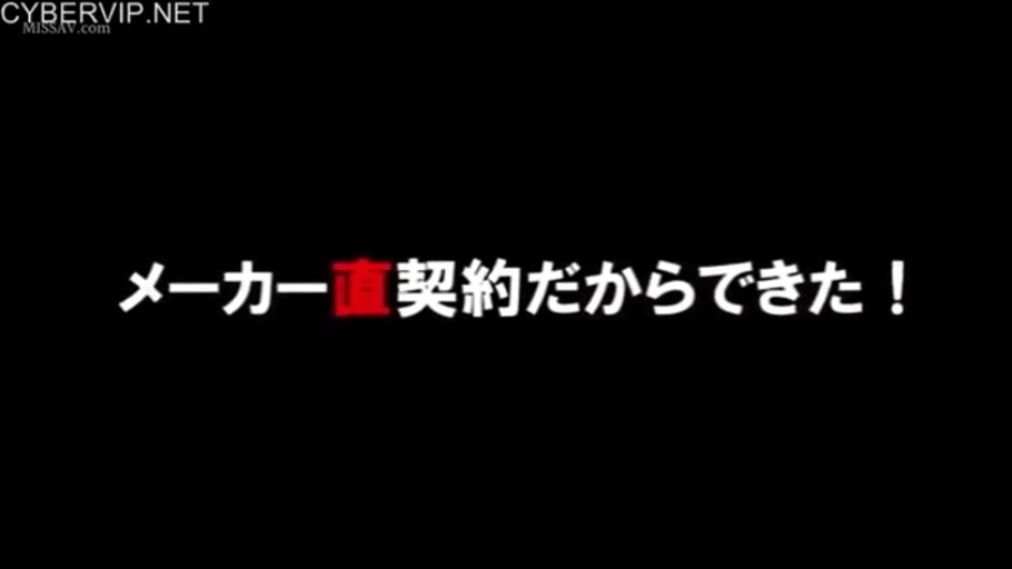 迷离 · 中景 · 沙发 · 客厅 · 昏暗 · 调情 · 侧卧 · 胸罩