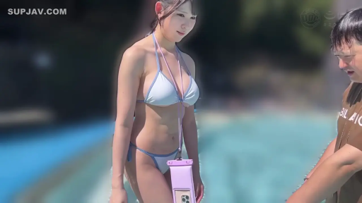展示 · 微笑 · 半身 · 海报 · 正面站立 · 性感 · 黄色比基尼 · 成人影碟店