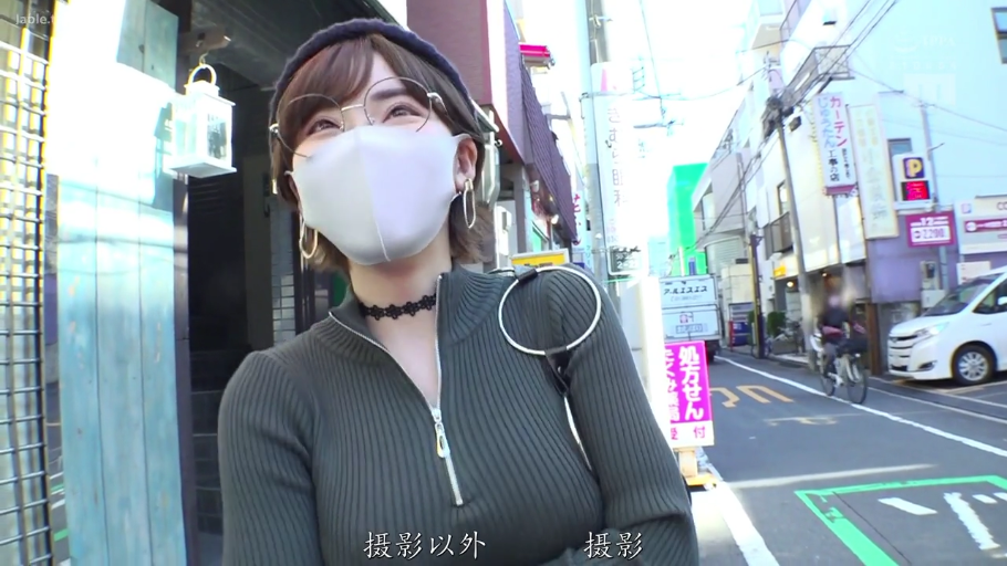 室内 · 性行为 · 衬衫 · 上半身 · 痛苦 · 束缚 · 压制 · 口嚼