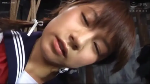 Indoor · Close-up of the face · Sailor suit · 卧姿