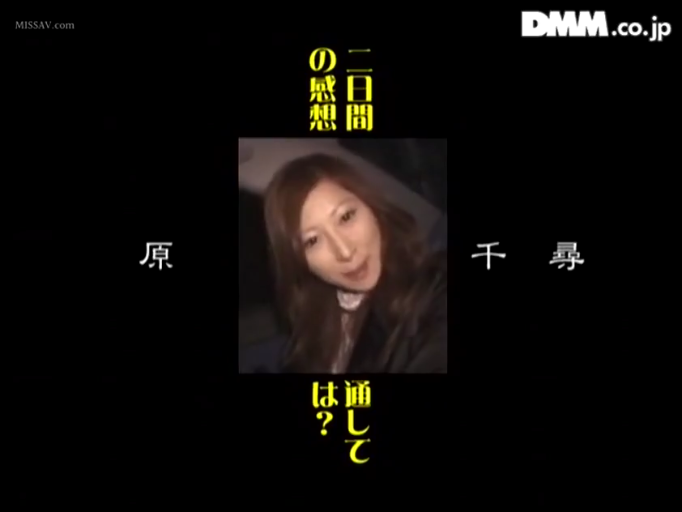 坐姿 · 卧室 · 胸部特写 · 枕头 · 自然 · 露点 · 粉色内衣 · 粉色滤镜