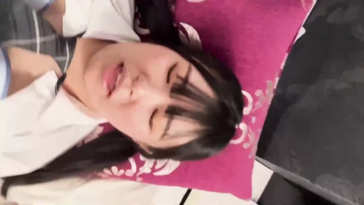 室内 · 脸部特写 · JK制服 · 躺卧