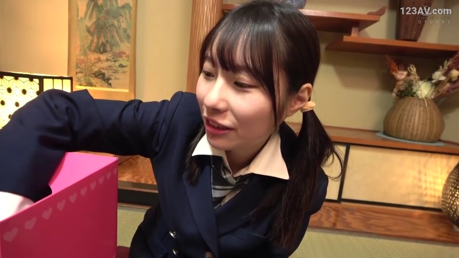 跪坐 · 制服 · 和室 · 半身 · 制服 · 好奇 · インタラクティブ · 抽奖箱