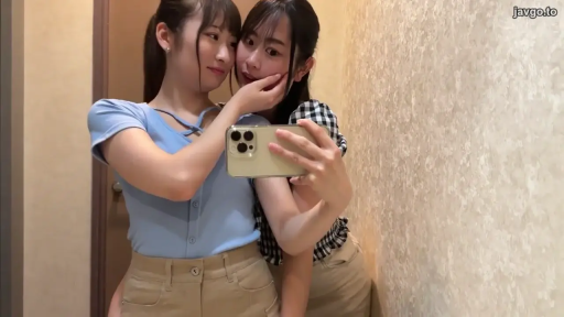 胸部 · 俯身 · 全裸 · 浴室 · 微笑 · 浴缸 · 俯拍 · 手淫