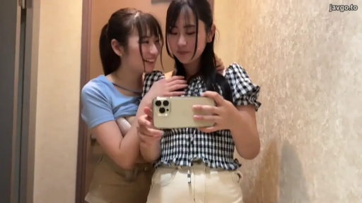 护士服 · 专注 · 角色扮演 · 诊疗室 · 诊疗床 · 围观 · 多人场景 · 无特写