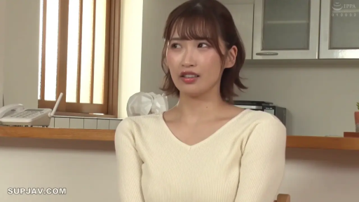 座り姿勢 · 会話 · 面部 · 自然 · 居家 · 部屋 · ニットセーター · 电话