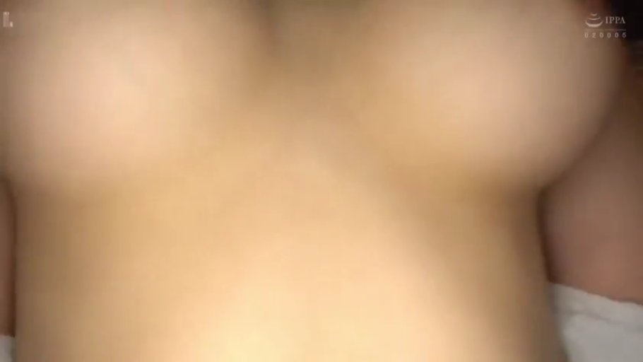 室内 · 全裸 · 展示 · 乳房 · 卧姿