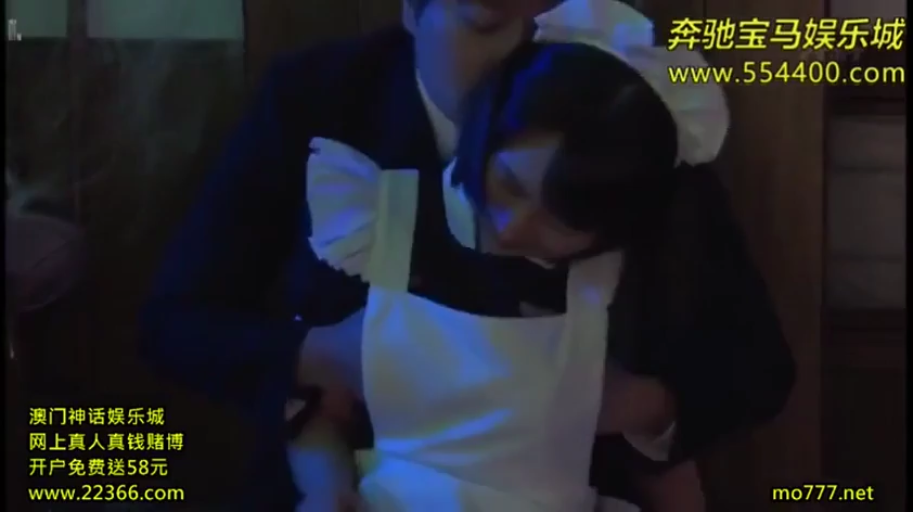 室内 · 坐姿 · 自然 · 抚摸 · 乳房 · 黑色胸罩 · 摸乳