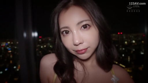 室内 · 脸部 · 站立 · 诱惑 · 凝视 · 长发 · 夜景 · 吊带