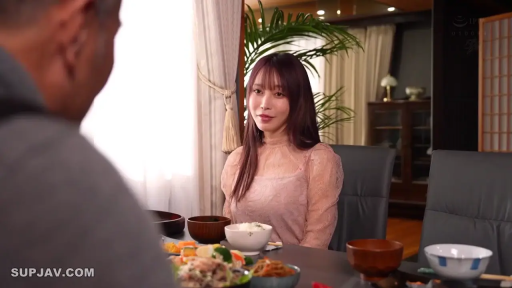 室内 · 面部 · 迷离 · 凝视 · 裸露 · 托腮