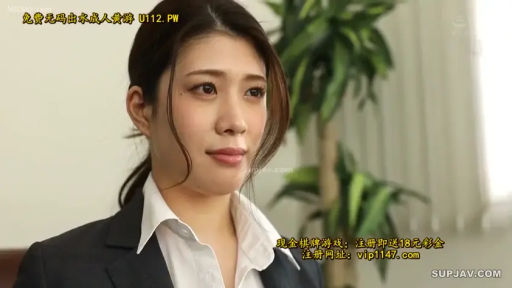 面部 · 办公室 · 盆栽 · 自然 · ビジネススーツ · 凝視 · OL · 正面