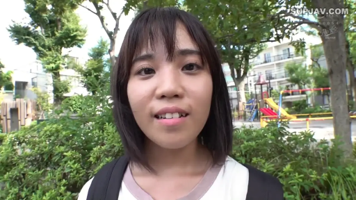 面部 · Stand · 自然 · 游乐设施 · 黑色双肩包 · 户外公园 · 交流采访 · 非裸露