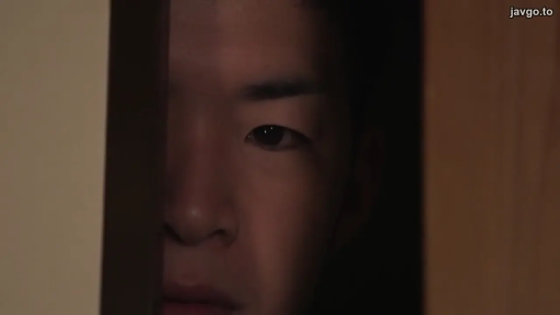 面部 · 特写 · 门 · 阴沉 · 窥视 · 偷窥 · 门后