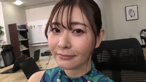 仰卧开腿 · 中景 · 枕头 · 针织开衫 · 性交行为 · 制服诱惑 · 室内床铺 · 享受表情