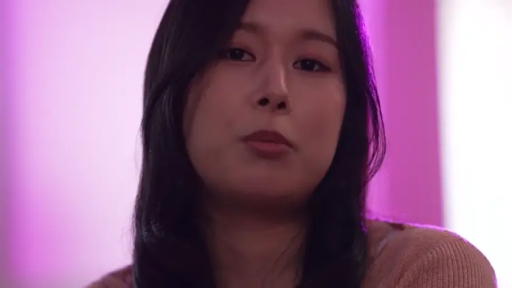 Indoor · 平静 · 面部特写 · Eye contact · Sweater · 正面 · Pink lights