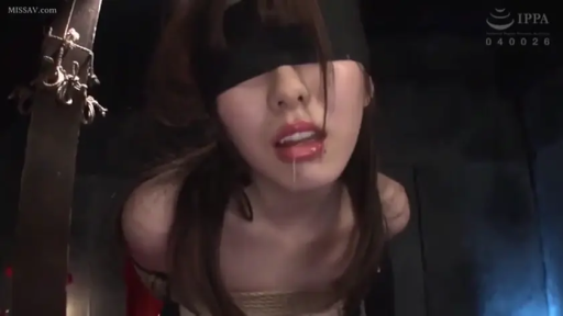 顔部のクローズアップ · 前傾 · 调教房 · 绳衣