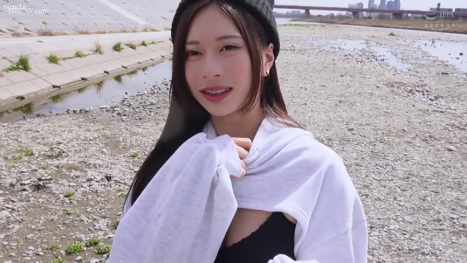 马赛克 · 性行为 · 私处特写 · 白色上衣 · 客厅 · 皮质沙发 · 亲吻 · M字开腿