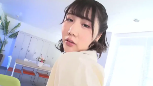 俯身 · 专注 · 办公室 · 口交 · 马赛克 · 面部特写 · 白色毛衣 · 工牌