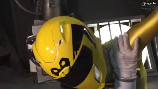 室内 · 头部特写 · 战队紧身衣 · 被压制