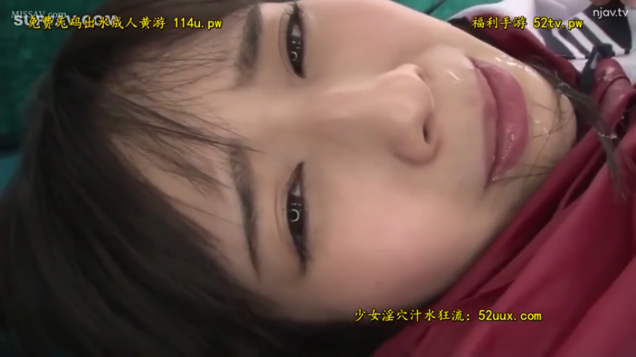 室内 · 愉悦 · 吮吸 · 双人 · 裸露 · 局部特写 · 亲昵 · 珍珠项链