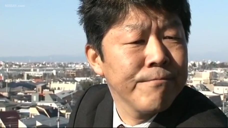 卧室 · 站姿 · 全景 · 台灯 · 俯视 · 学生装 · 冷峻 · 剧情片段