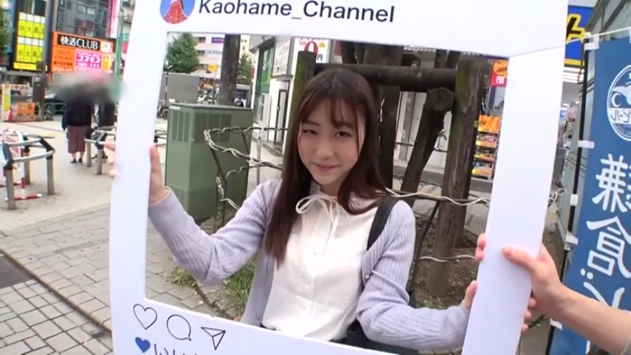 室内 · 面部 · 俯身 · 全裸 · 微笑 · 手交 · 手部特写