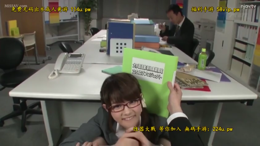 办公室 · 中景 · 职业装