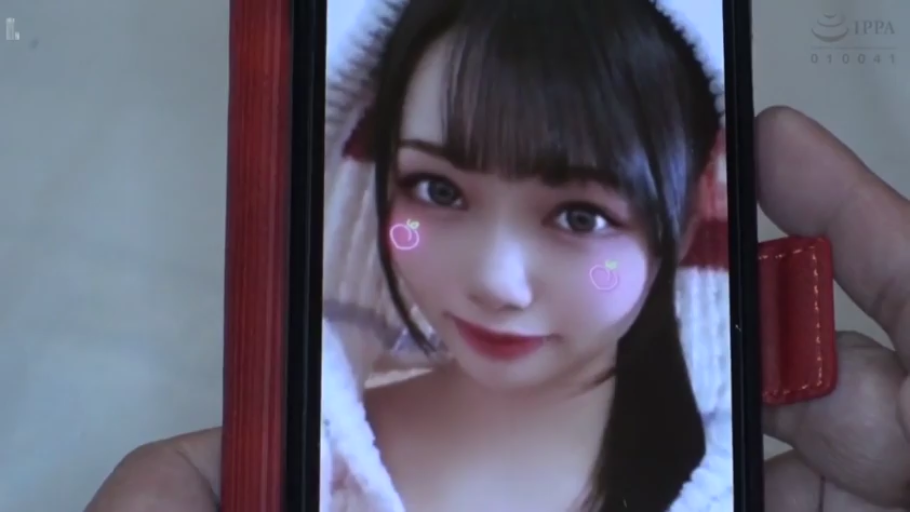 室内 · 甘美 · 顔のクローズアップ · 携帯電話 · 注视镜头 · 连帽衫 · 正面 · 滤镜